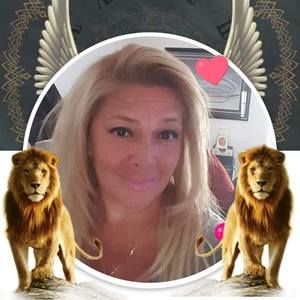 Meet your Posher, Roxanne